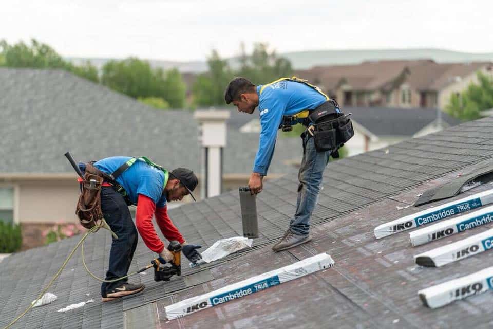 Read more about the article Roofing Experts Who Care About Your Investment.